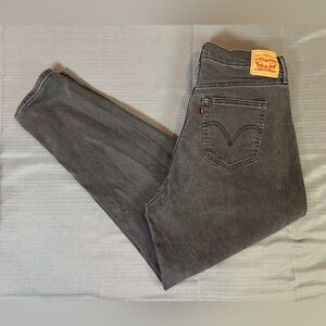 Levi’s High Waisted Mom Jeans 34 Grey Black Wash Tapered Leg 90s Style Denim